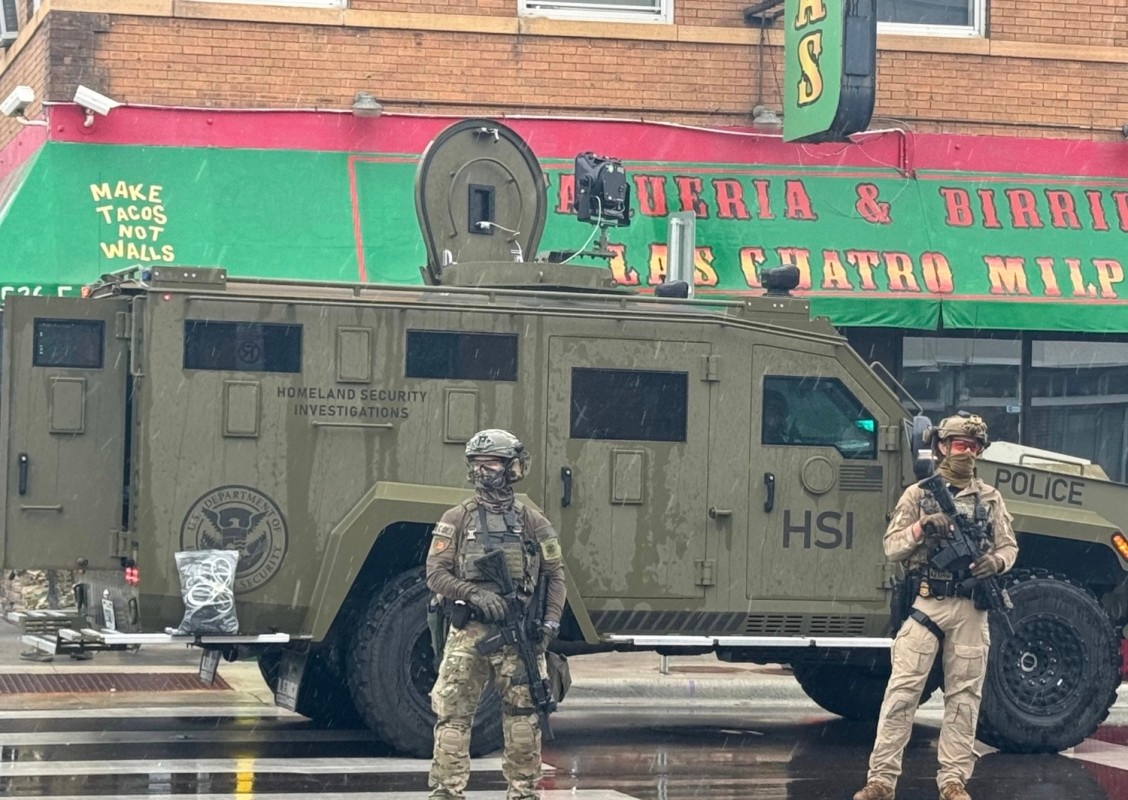 Federal operation at Minneapolis restaurant draws crowd of protesters