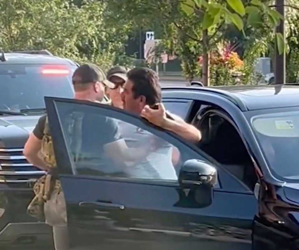 Man pulled from car in Minneapolis remains in custody after ICE arrest