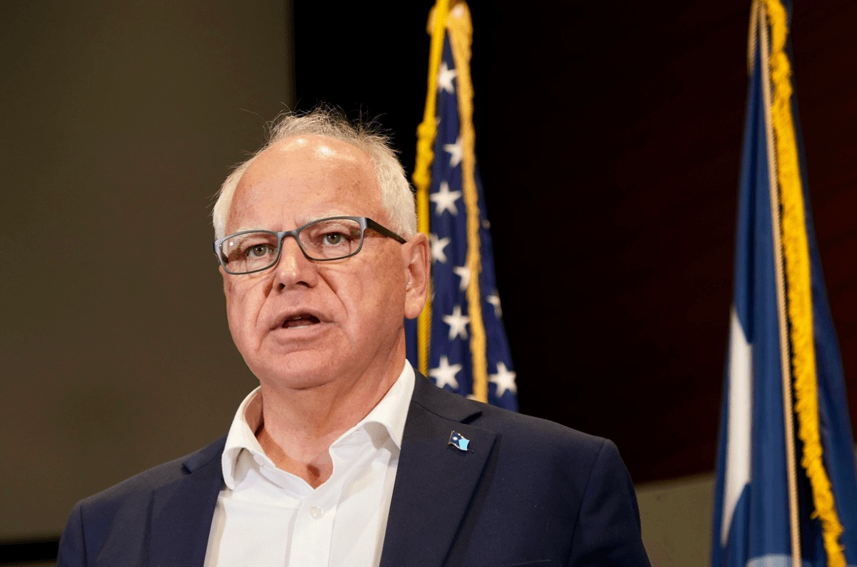 Walz orders state workers back to office 50% of time; unions slam 'unilateral' decision