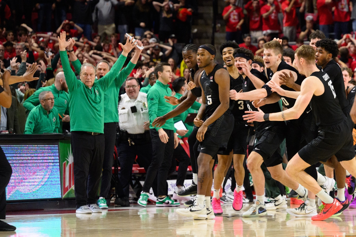 Minnesota native Tre Holloman drains half-court buzzer beater for Michigan State