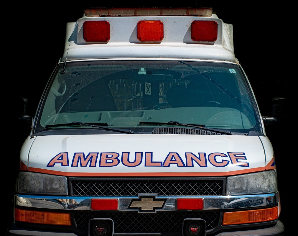 2 dead, 1 critical following head-on crash on I-90 in southeast Minnesota