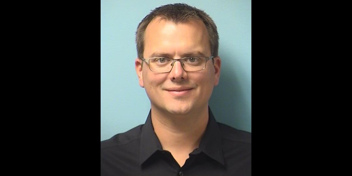 Former St. Cloud morning host pleads guilty in nude photo case