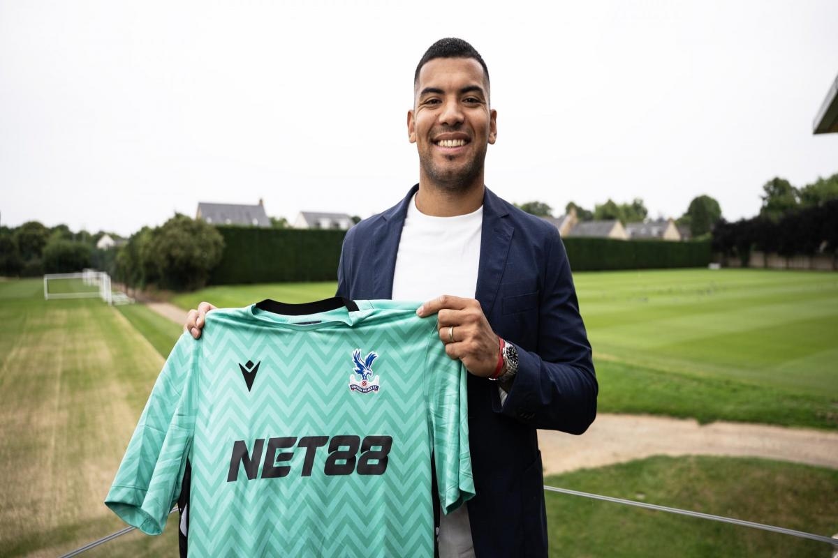 Argentine goalkeeper Walter Benítez signs for Crystal Palace from PSV Eindhoven