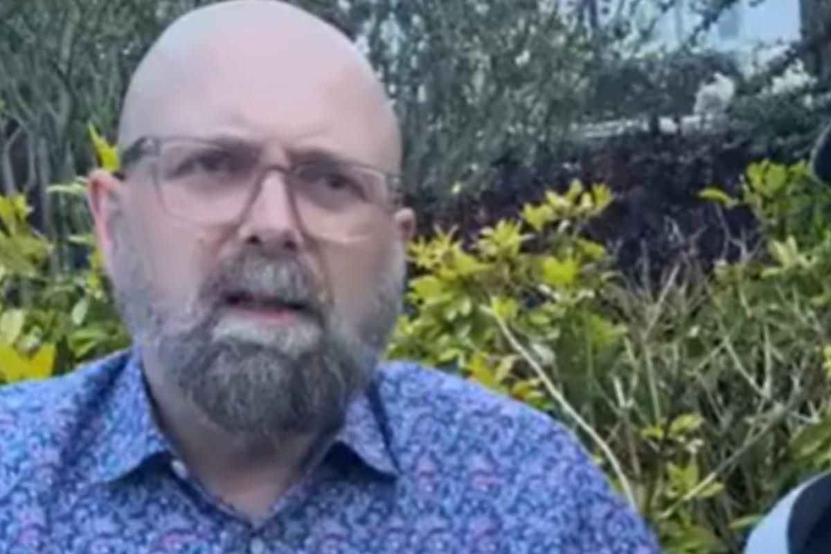 Eltham mental health counsellor had six month online relationship with girl, 14