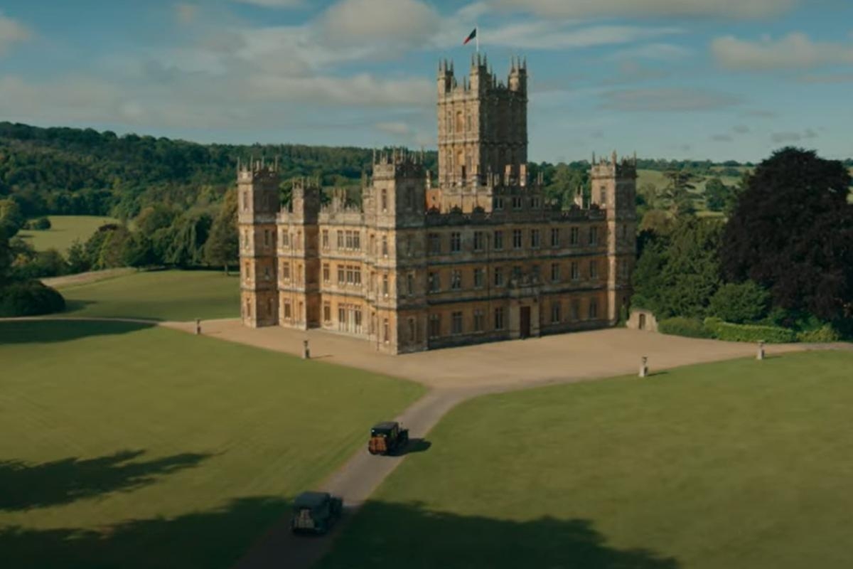 Downton Abbey fans 'work out' finale's plot after spotting clue in first trailer