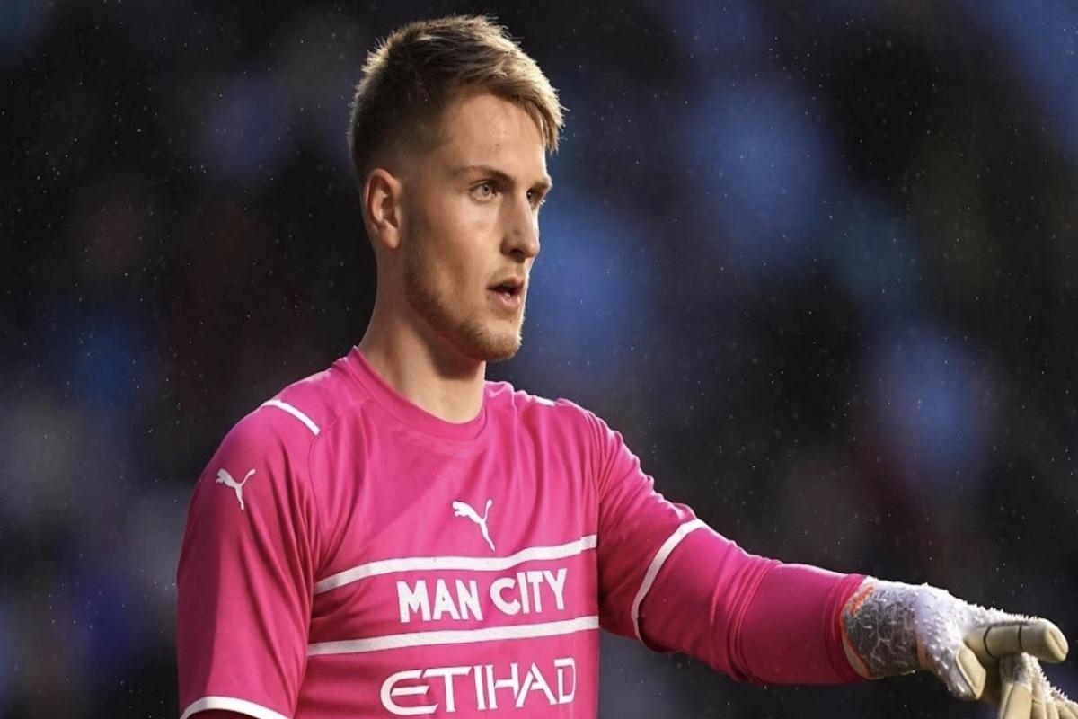 Wycombe Wanderers set to sign former Manchester City goalkeeper