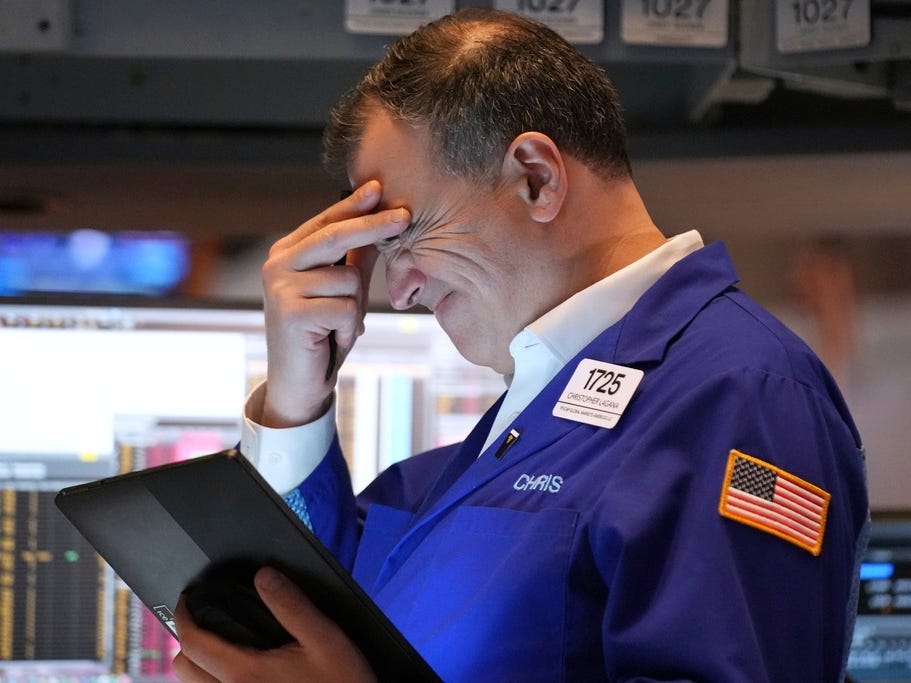 'Sell America' is back as long-dated Treasurys hit 5% in wake of Moody's downgrade