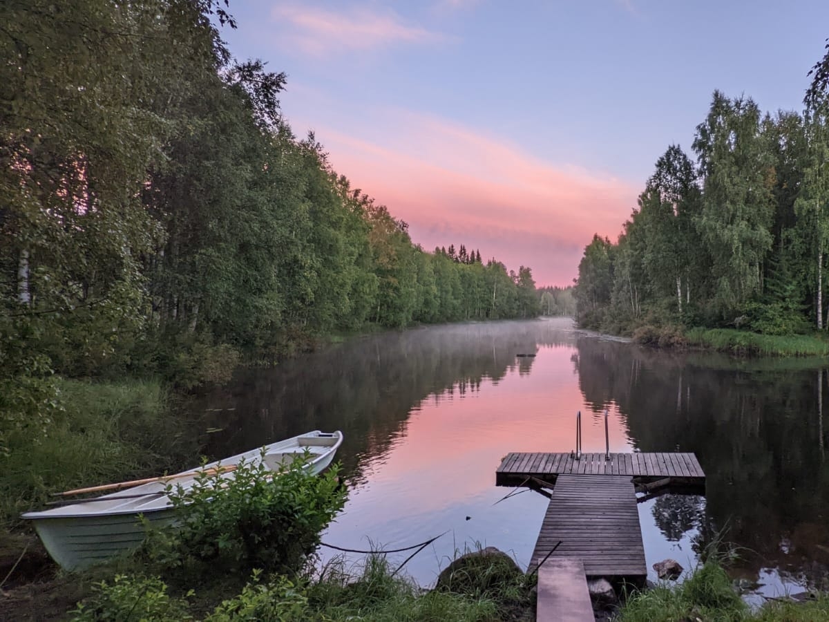 I gave up my career at 55 to move to a cabin in Finland with my best friend. I get why locals are so happy — now I am, too.