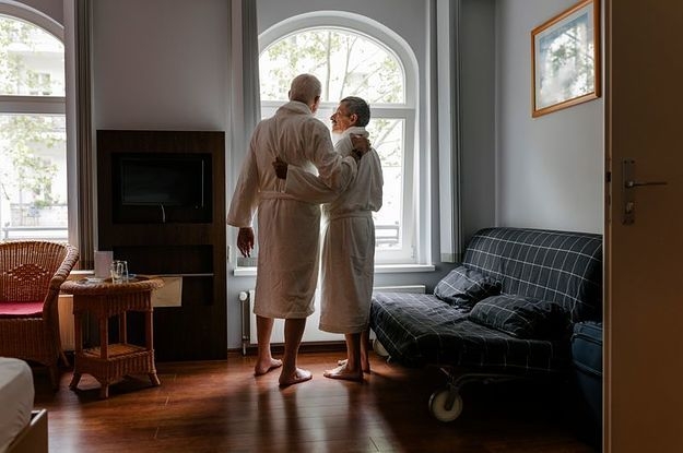 The Simple Reason Why You Wake Up Earlier As You Age