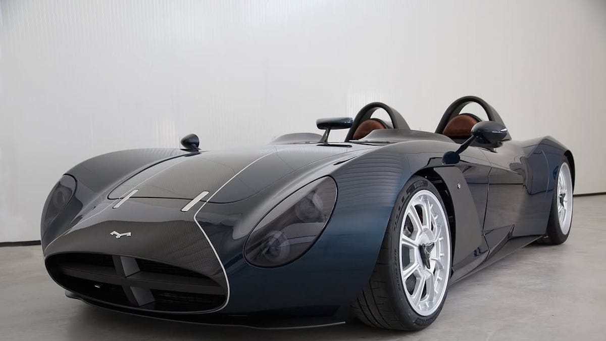This New Italian Sports Car Takes You Back in Time with a Free-Breathing V-8 and a Manual