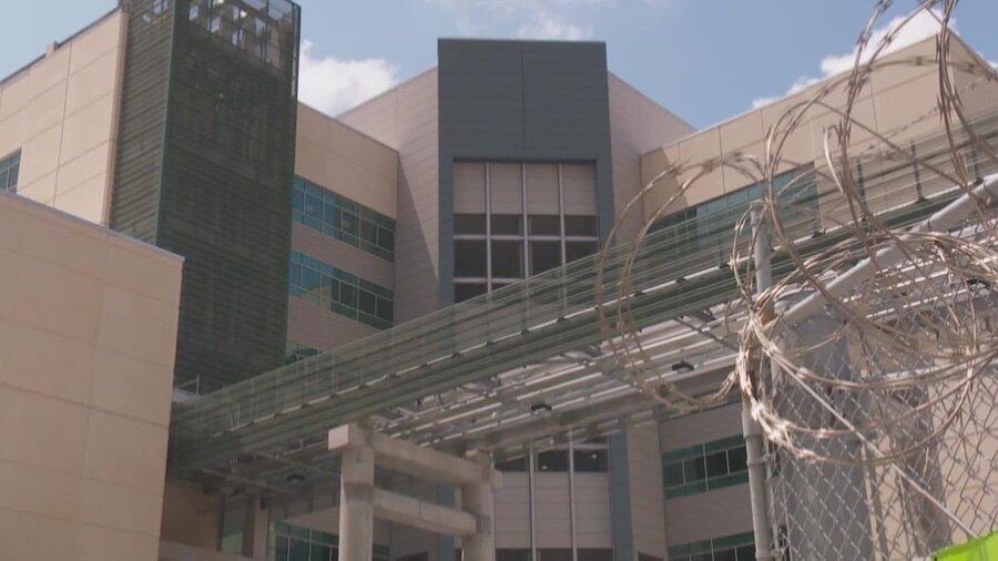 11 inmates escape New Orleans jail, considered "armed and dangerous"
