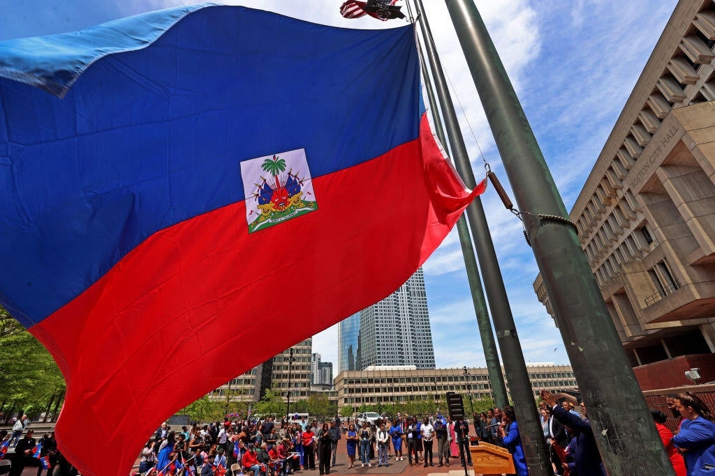 U.S. to revoke immigration status of Haitian migrants in September
