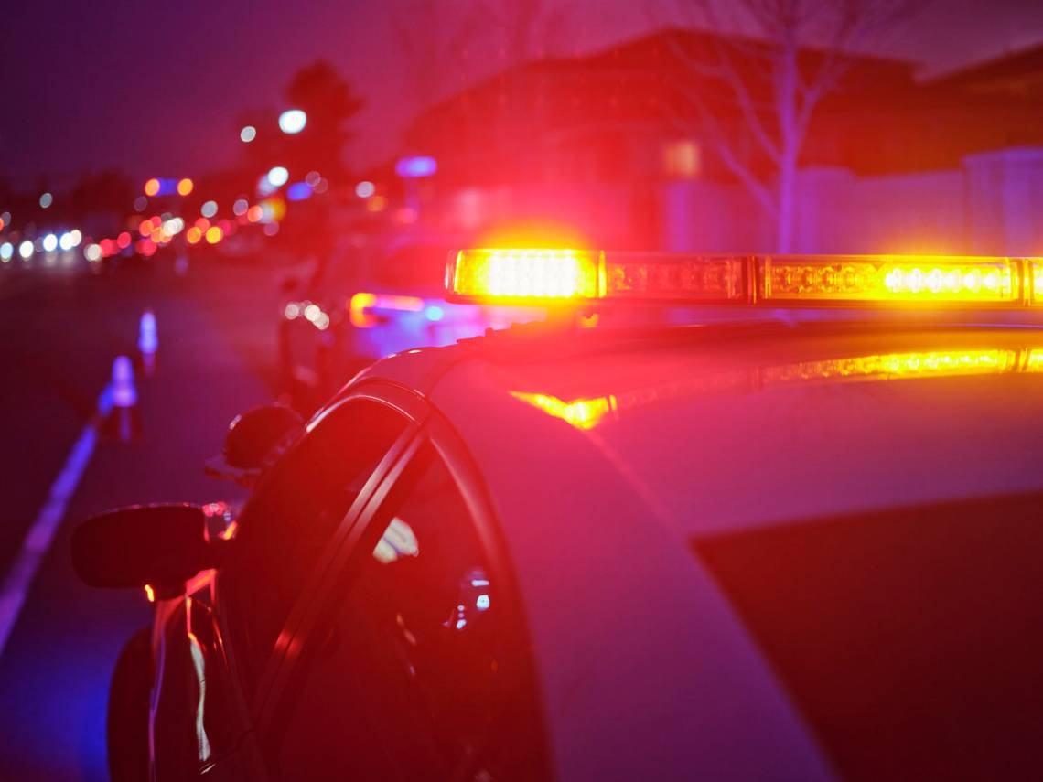 1 dead after impaired driving suspect on I-77 in Mooresville crashes into a tree