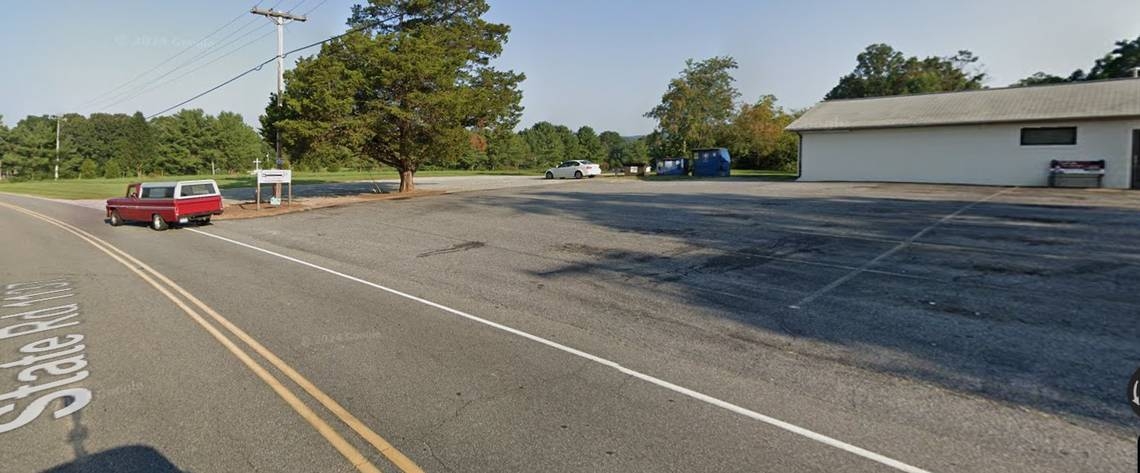 Vintage plane crashes near rural cafe, injuring 2 people, NC State Highway Patrol says
