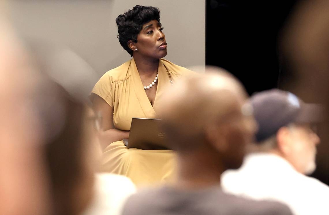 Charlotte councilwoman Tiawana Brown largely avoids discussing indictment at town hall