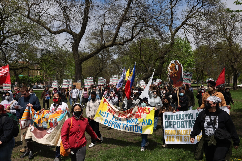 Far-left groups try to grow Chicago ranks at rally against Donald Trump at Union Park