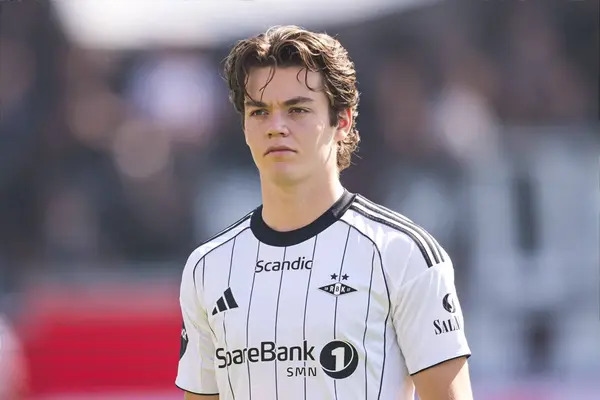 Borussia Dortmund pose transfer threat for Manchester City in midfielder chase