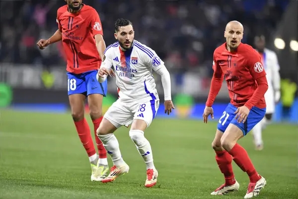 Rayan Cherki was not Manchester City's priority after Florian Wirtz collapse, reveals journalist
