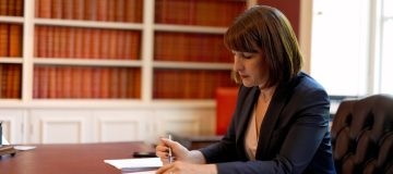Rachel Reeves urged to rip up ring-fencing in banking growth push