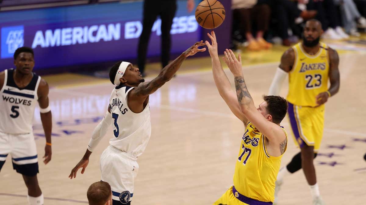 Lakers' Luka Doncic nails insane trick shot after contract extension