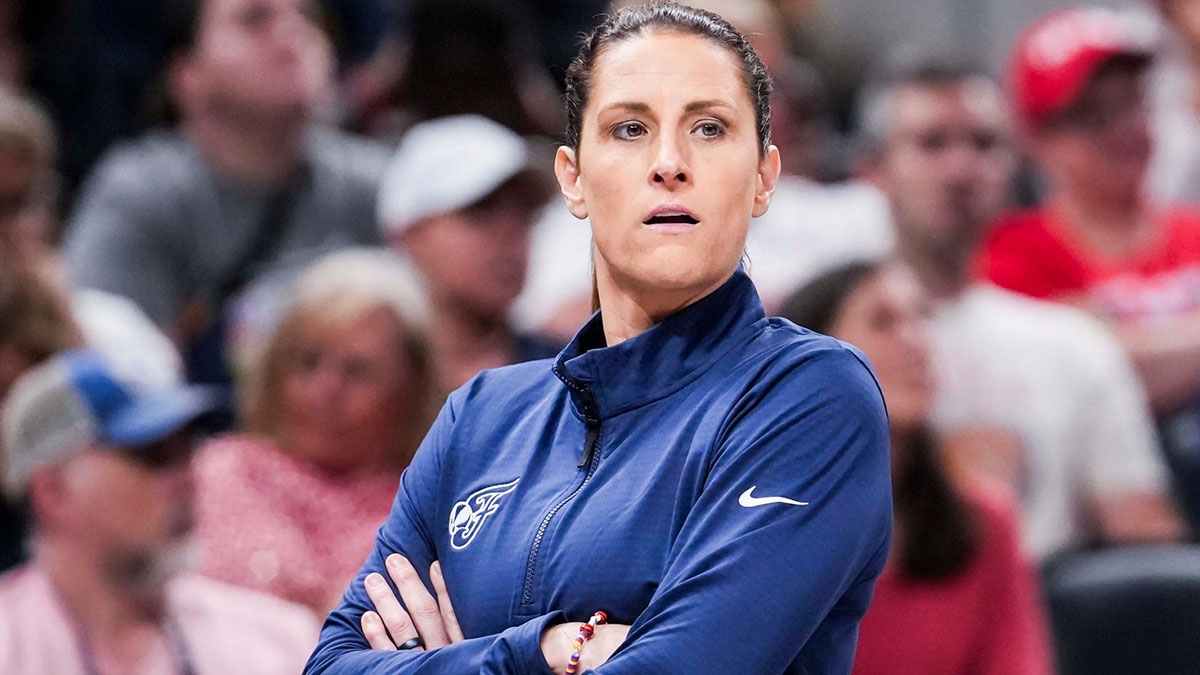 Fever HC Stephanie White gives tone-setter her flowers after Mystics takedown