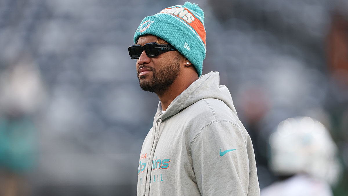 Ex-NFL QB wants Dolphins to trade for rookie Browns passer