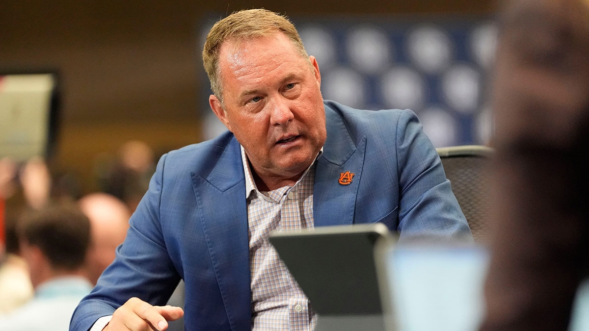 SEC commish comes to defense of Auburn football coach Hugh Freeze amid golf uproar