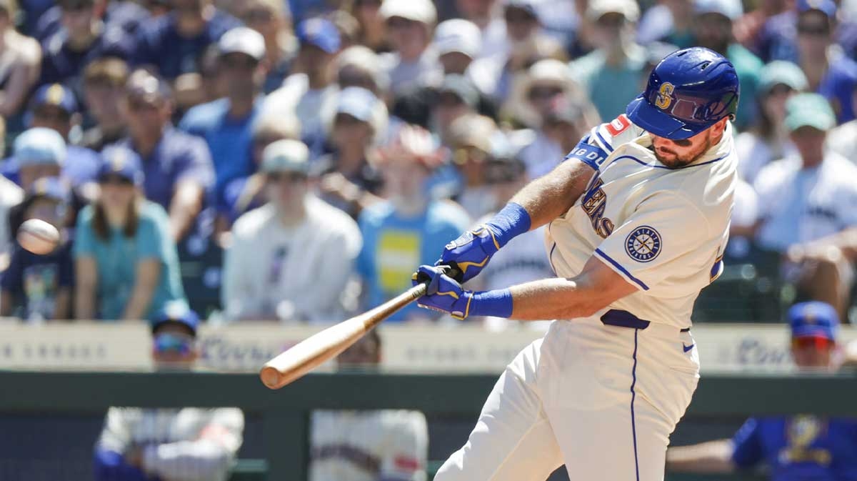 Mariners' Cal Raleigh takes one step closer to MLB history with monster HR