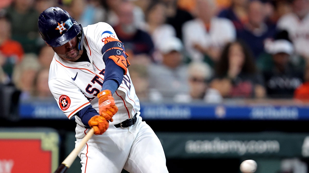 Astros outfielder takes step toward injury return