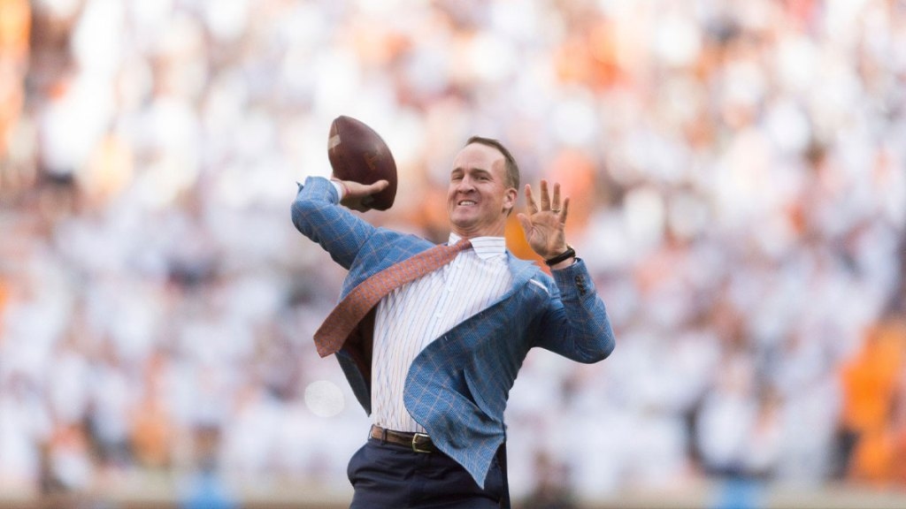 Peyton Manning's 13-year-old son enrolls at Baylor School in Tennessee