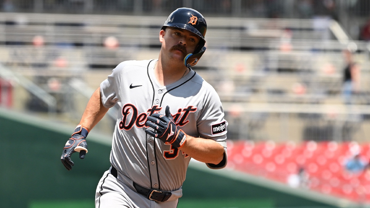 Tigers' Jake Rogers picks off Vladimir Guerrero Jr. with unbelievable throw