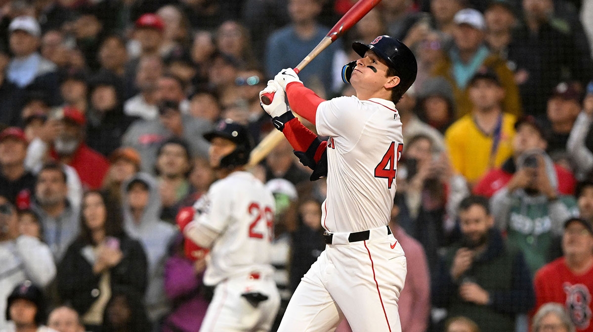 Red Sox' No. 1 prospect Roman Anthony gets roaring ovation in first MLB at-bat