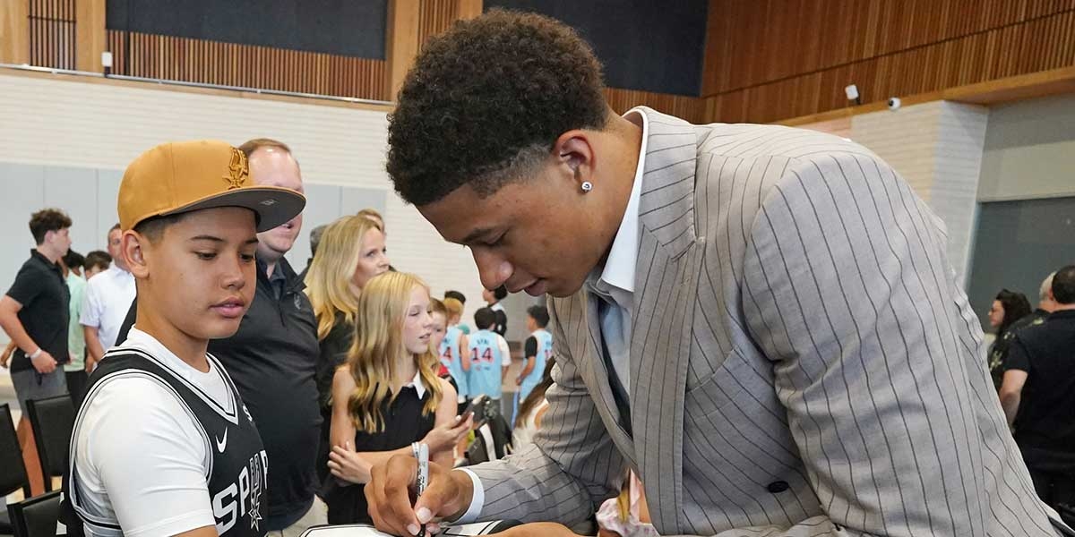 Carter Bryant's Spurs contract creates first ‘crazy' NBA moment