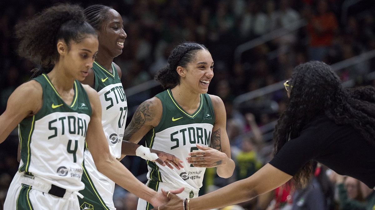 Skylar Diggins keeps Storm's block party going vs. Mystics