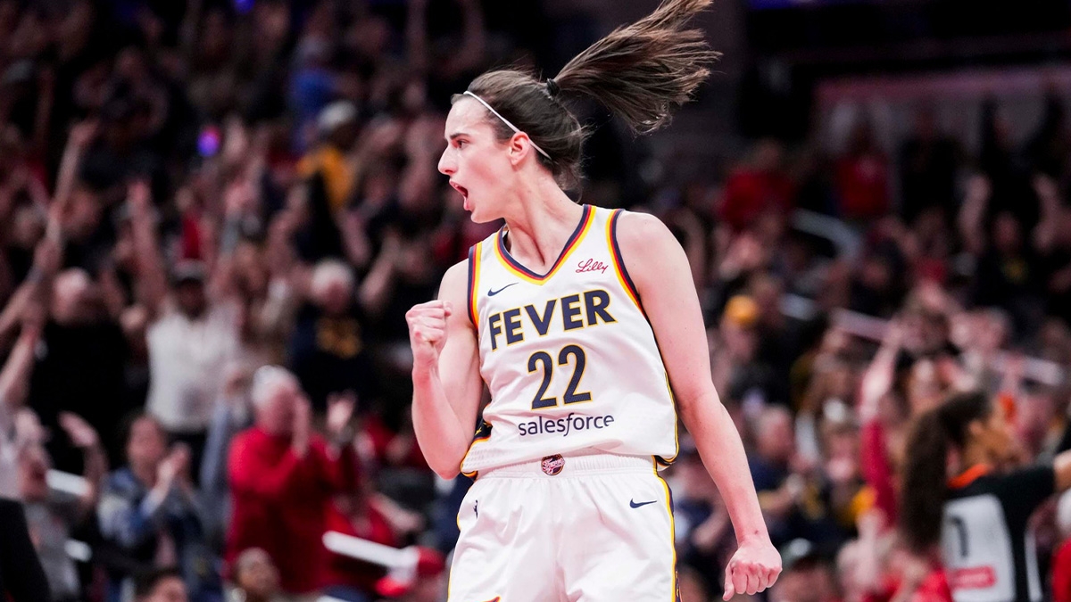 Fever's Caitlin Clark dominates 1st half vs. Liberty