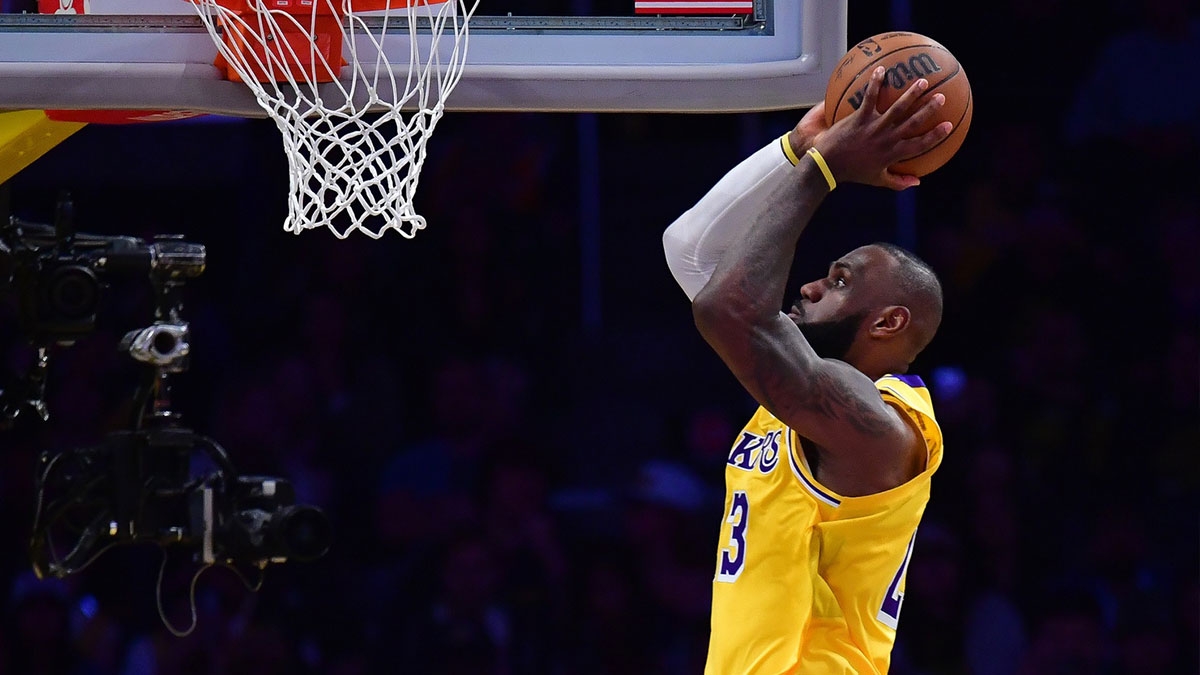 LeBron James puts ‘no bag' critics on blast
