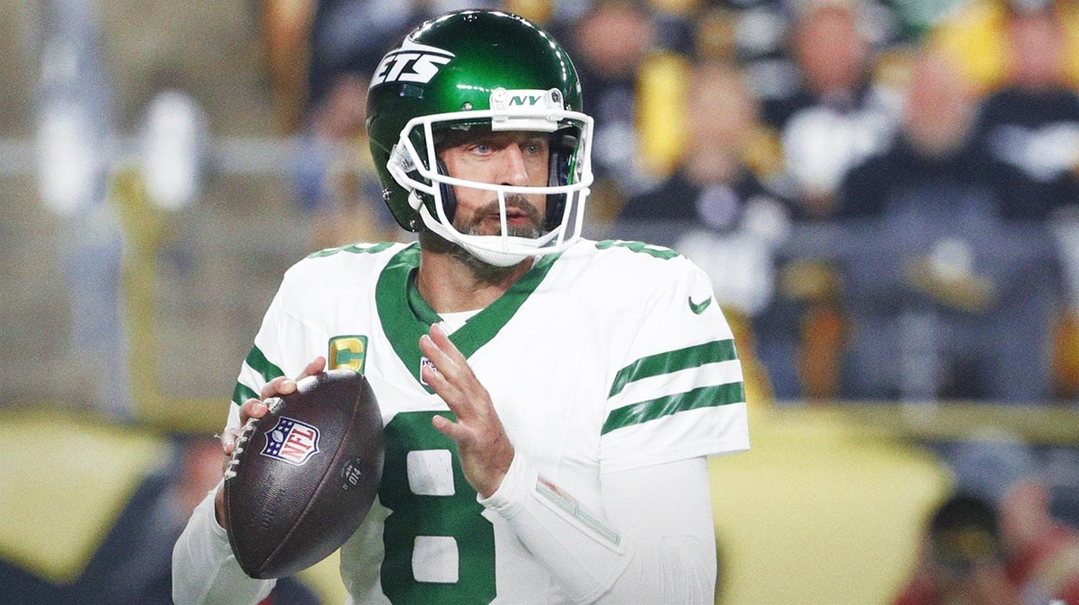 Aaron Rodgers officially signs 1-year, $13.65 million contract with Steelers