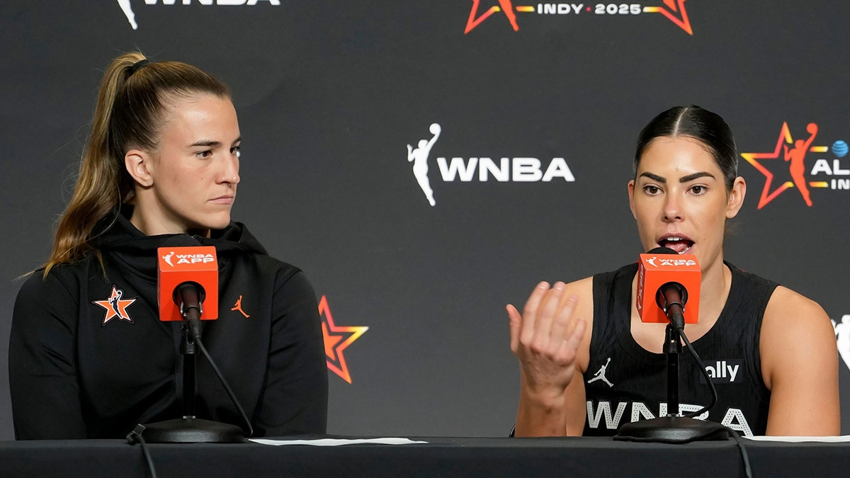 Did Sparks' Kelsey Plum take shot at Caitlin Clark over shirt plan?