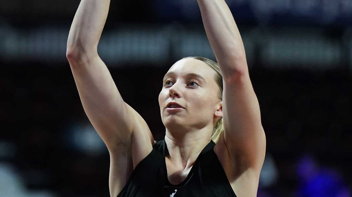 Watch Wings star Paige Bueckers hit half-court money shot before 1st Connecticut return