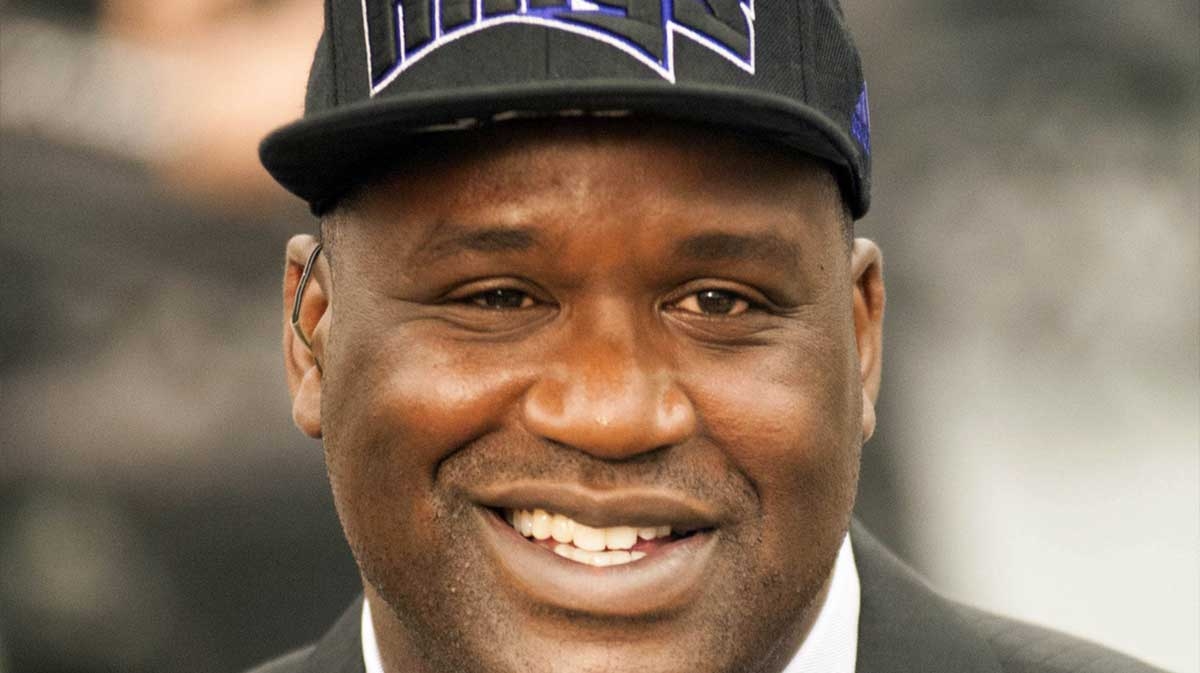 Shaq's ex-nemesis shows up at Game 1