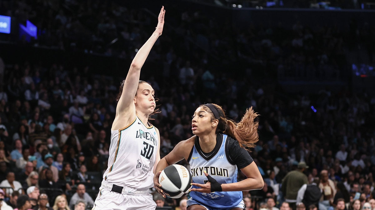 Vanessa Bryant, family spend time courtside at Sky-Liberty matchup