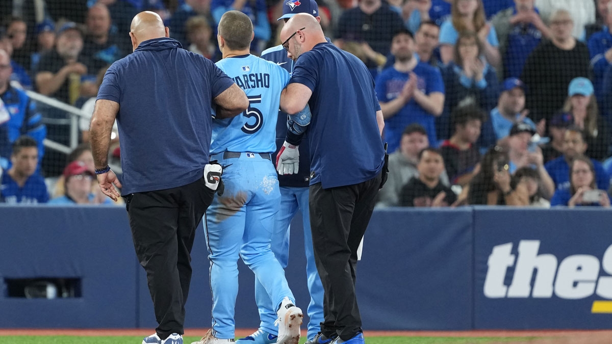 Blue Jays' Daulton Varsho leaves game with concerning injury