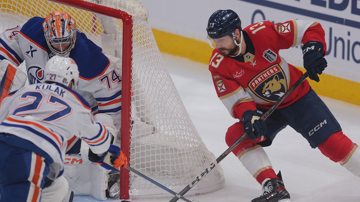 Panthers' fans erupt after Sam Reinhart's desperate Game 4 goal to force OT
