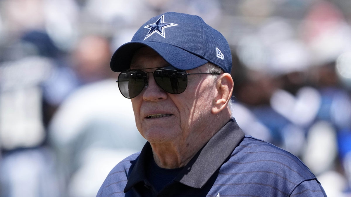 Jerry Jones breaks silence on Micah Parsons trade request