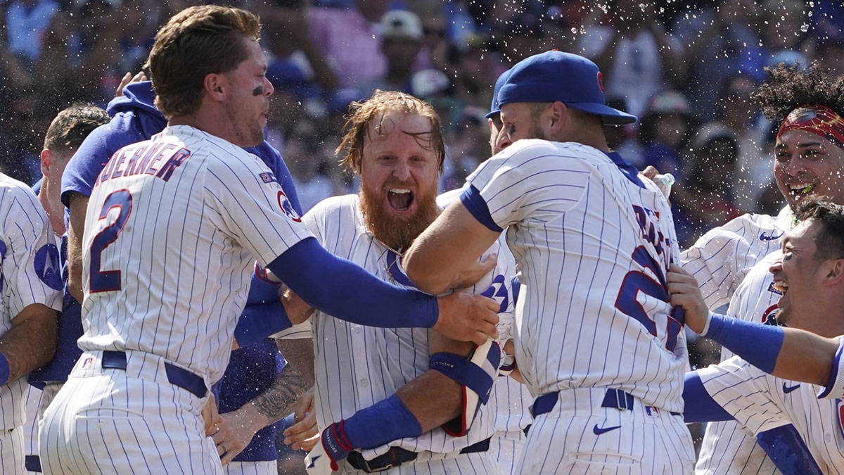 Cubs' Justin Turner defies age with bonkers walk-off HR feat last done in 1986