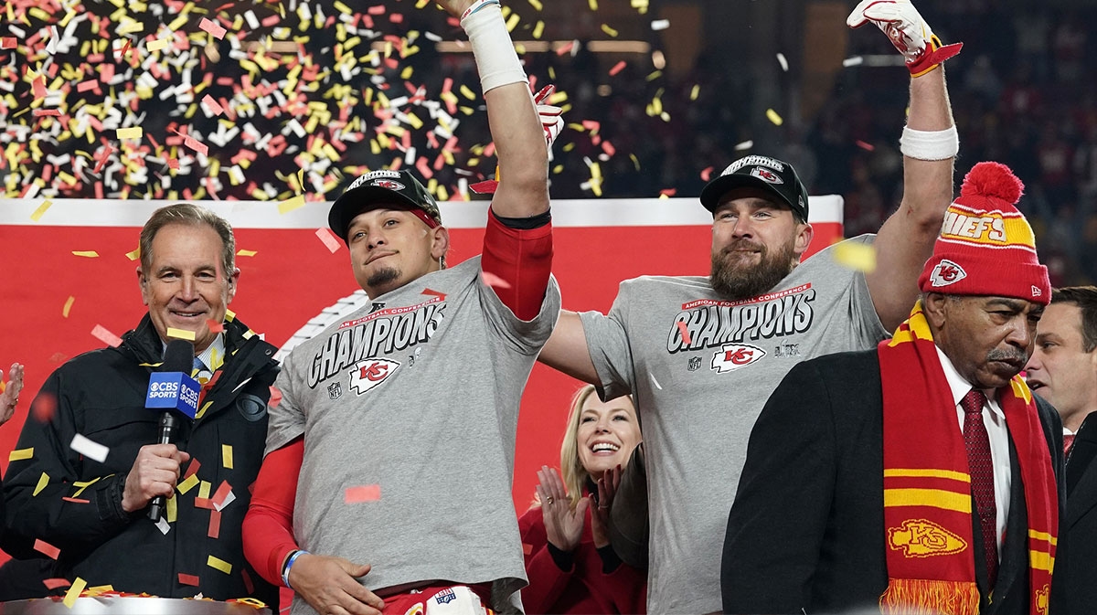 Chiefs' Patrick Mahomes, Travis Kelce team up with exciting food message