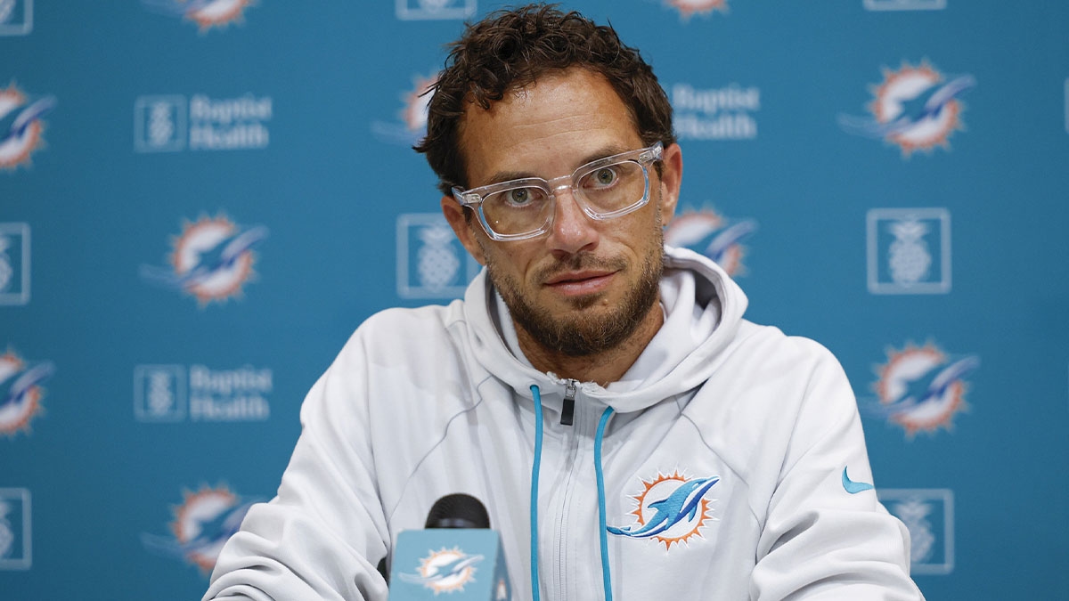 Dolphins HC Mike McDaniel updates Darren Waller's progress after coming out of retirement