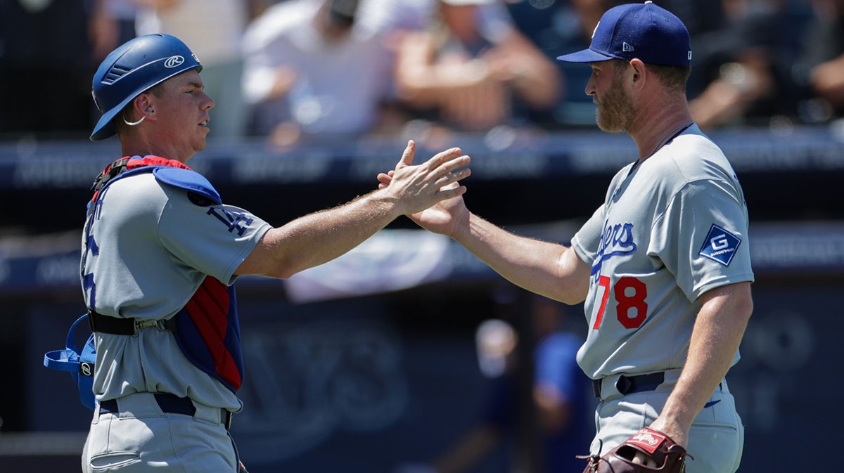 Dodgers claim infielder from Cardinals, DFAs veteran pitcher before St. Louis series