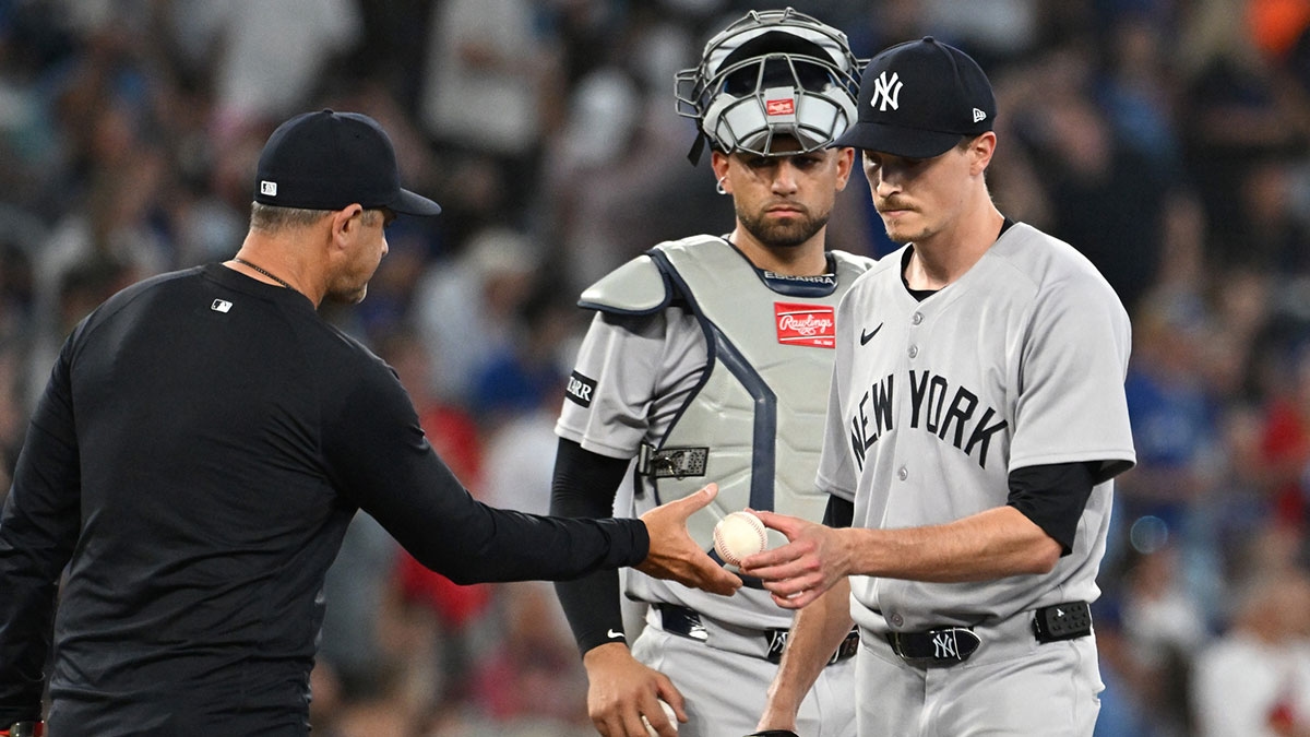 Yankees fans have meltdown after brutal blunders vs. Blue Jays