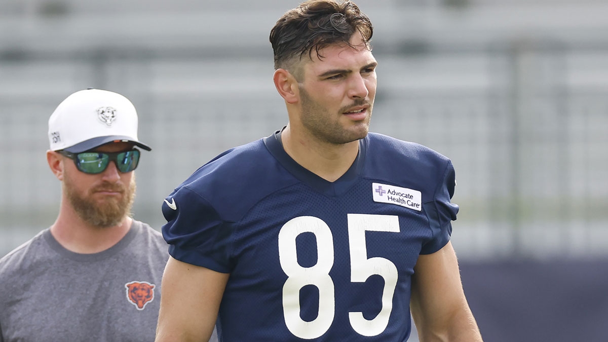 Bears' Caleb Williams weapon avoids major injury after practice scare